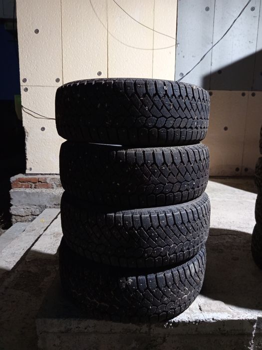 Шины зимние 215/60R16