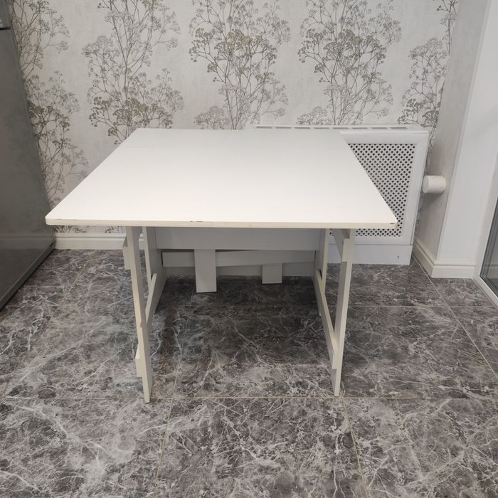 Продам стол раскладывающийся