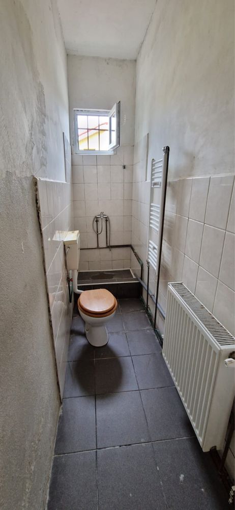 Vand garsoniera spatioasa in zona excelenta