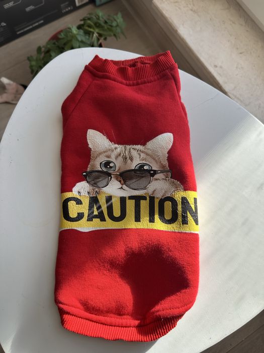 Дрехи за котки отлично състояние