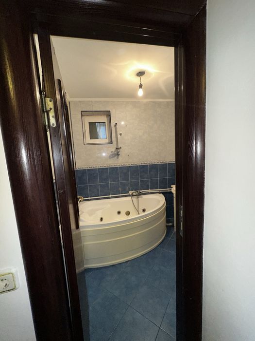 Apartament 3 camere de vanzare
