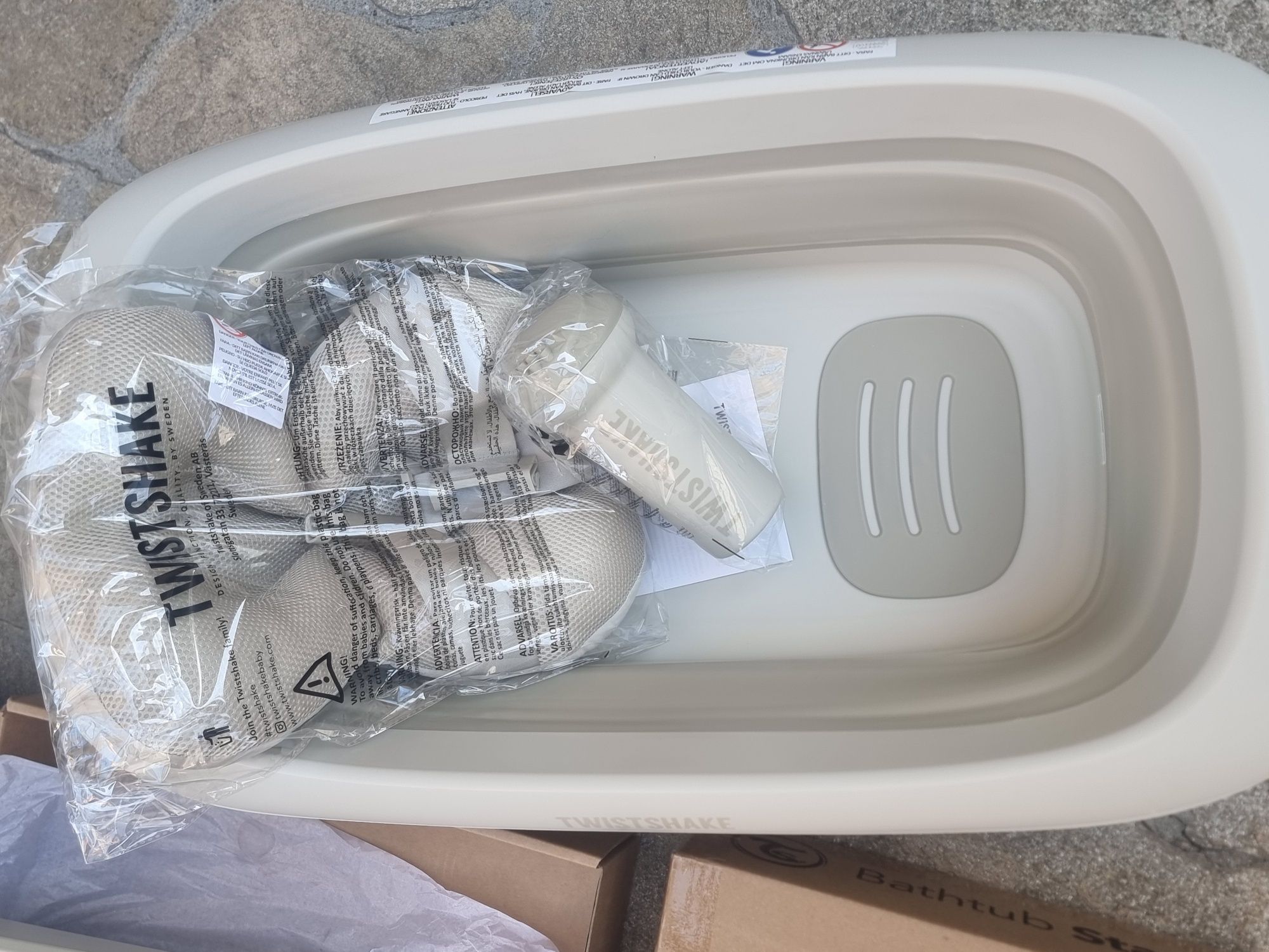 Чисто нова сгъваема шведска вана Cozy със стойка и повивалник