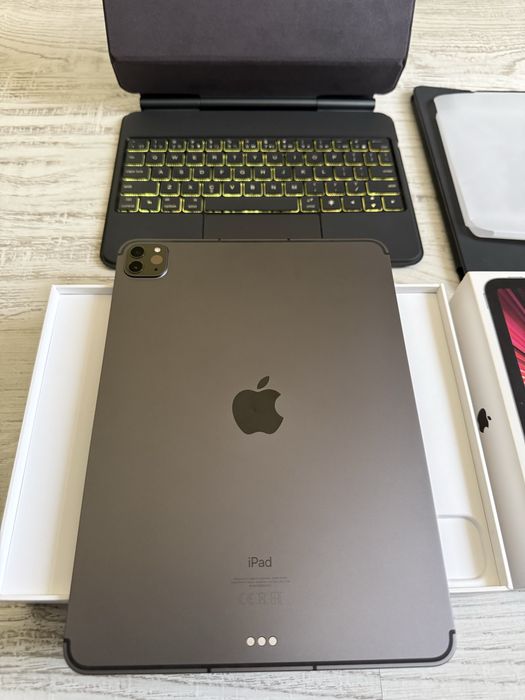 Cellular! КАТО НОВ Ipad Pro 11” Space Gray 256GB 3rd Gen ПОДАРЪЦИ