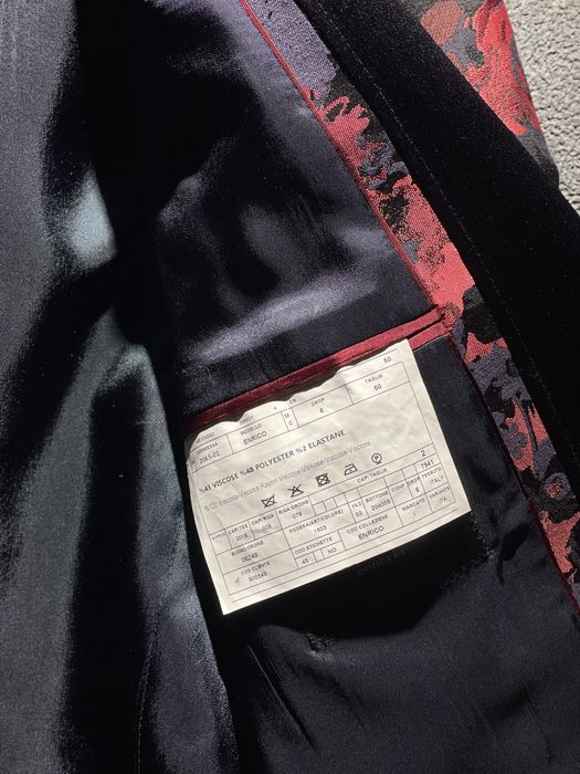 Мъжко сако Teodor, размер 50 M / L, червено флорален мотив, като ново