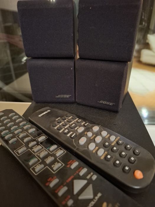 Sistem audio-video Yamaha si subwoofer cu boxe Bose