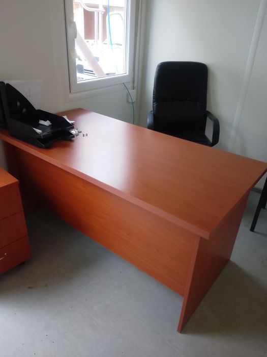 Офис мебели употребявани