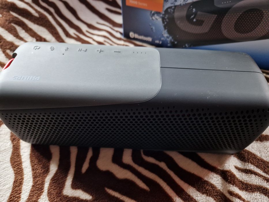 Vând boxă portabilă Philips