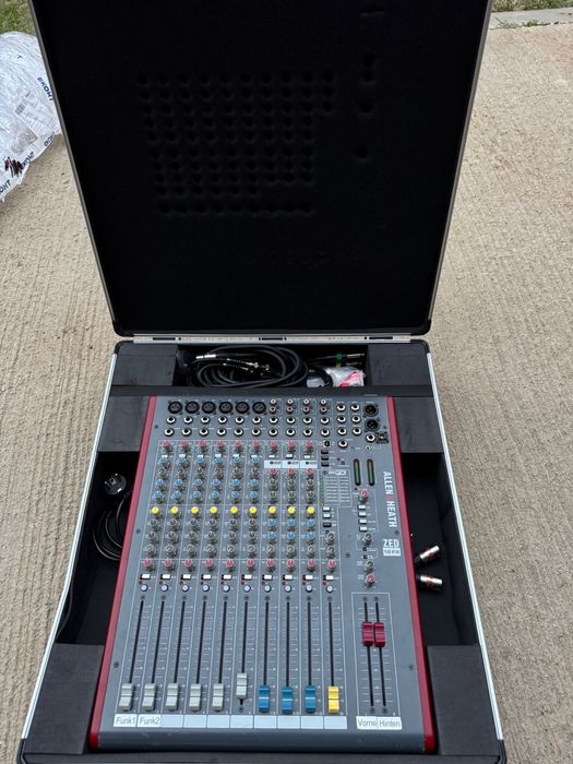 Allen Heath Zed12FX / Пулт