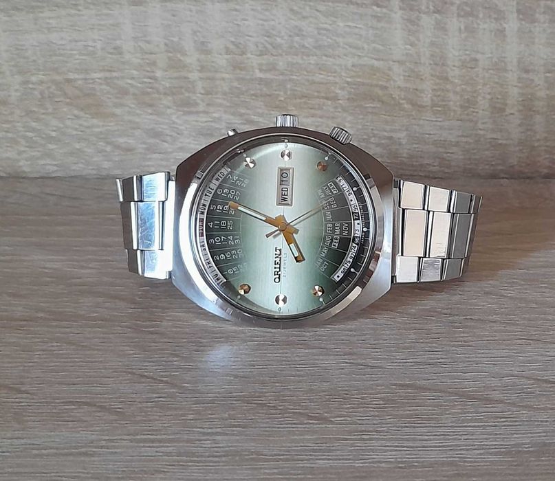 Ceas Orient multi year calendar automatic din anii '70  impecabil