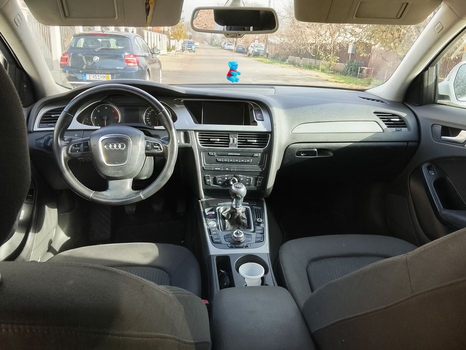 Vând audi A4 b8 143 cai