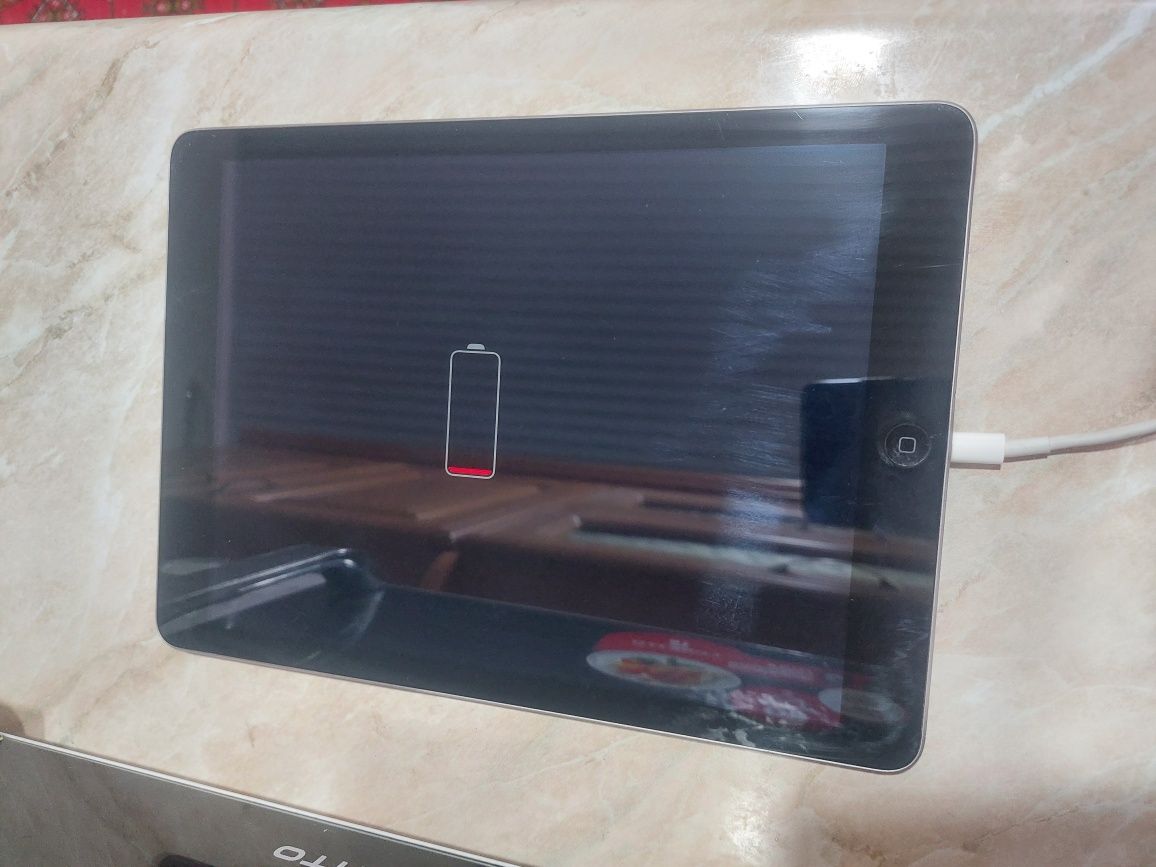 Планшет IPad air a1474