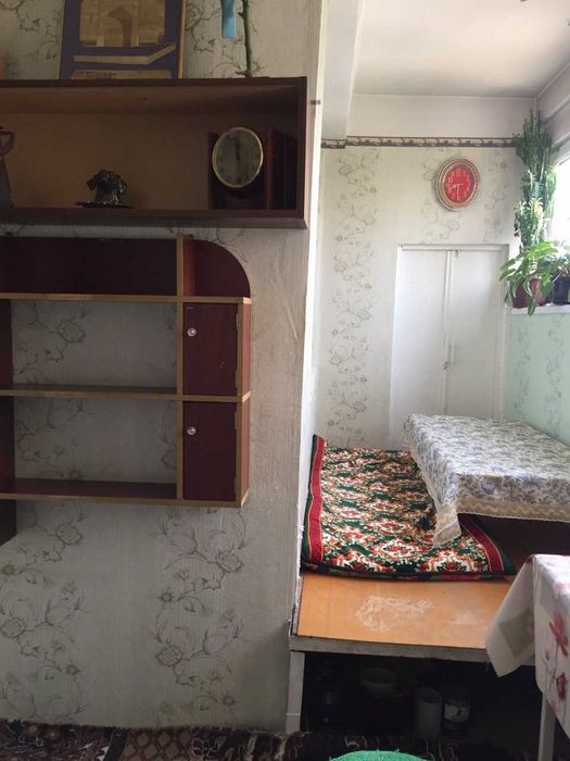 Продаётся в Ташкенте своя однокомнатная переделанная в 2-х. 1/2 /3 /12
