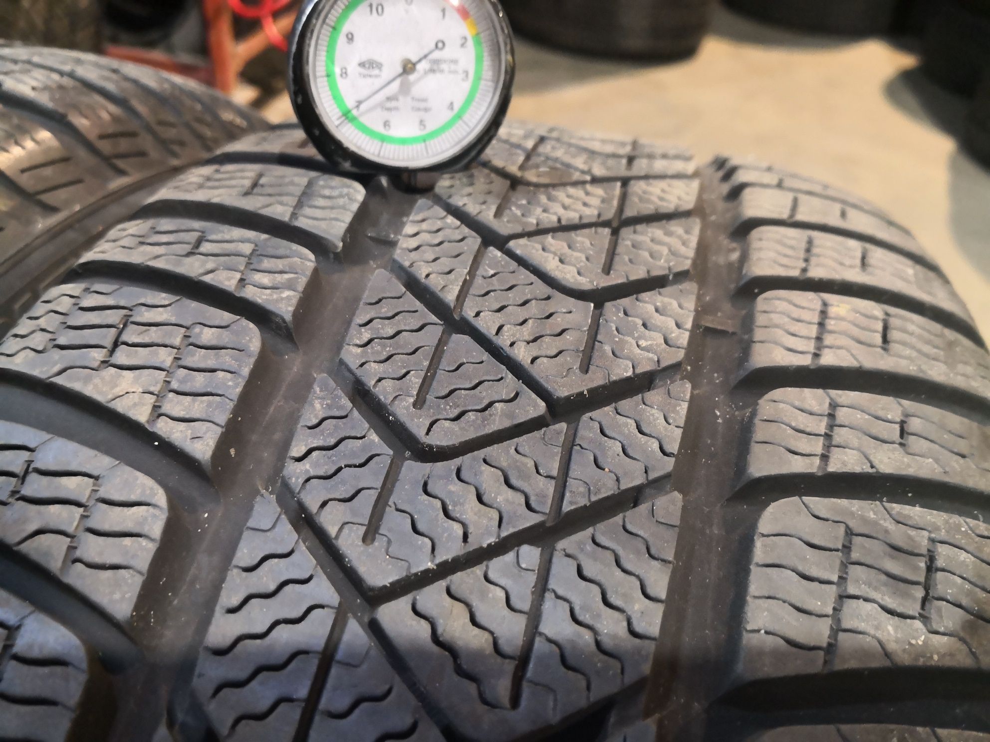 245 45 18 цола гуми като нови Pirelli
