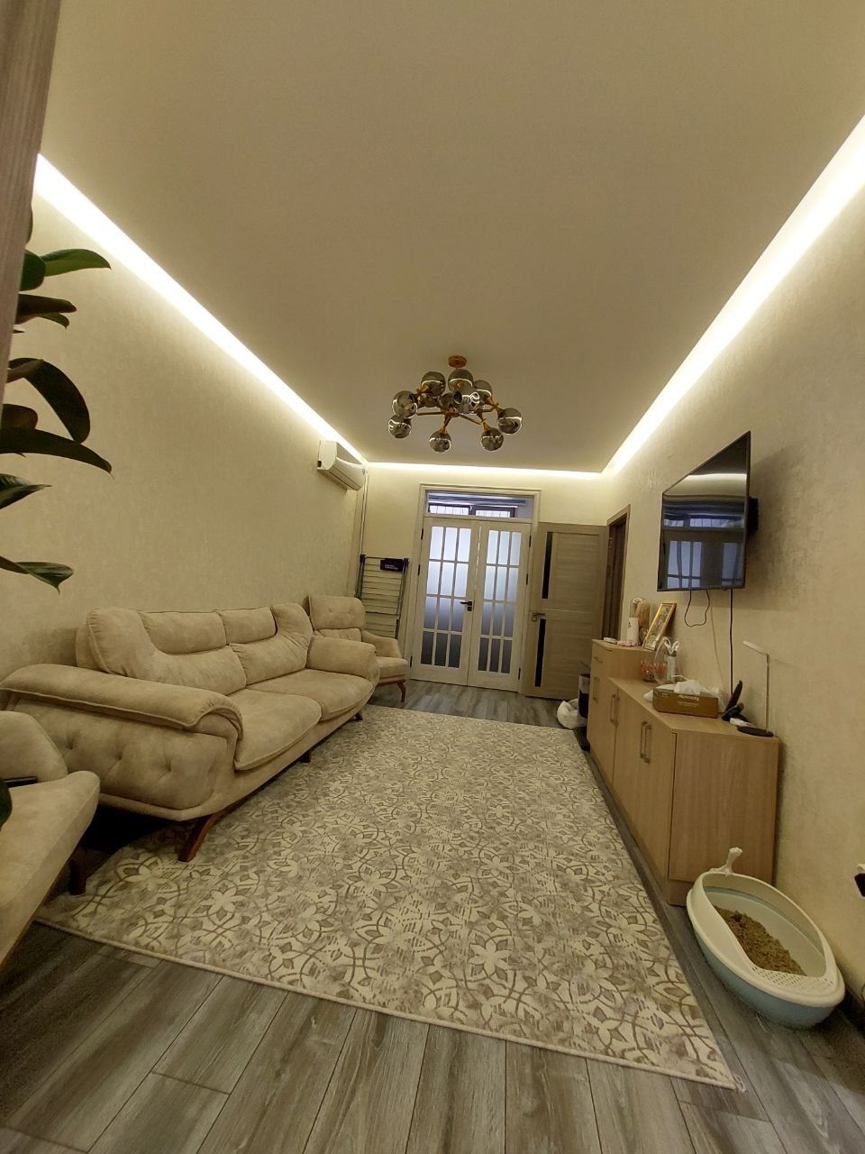 Продаю 3 ком квартира на 1 этаже 4 этажного дома. Авиосозлар 2