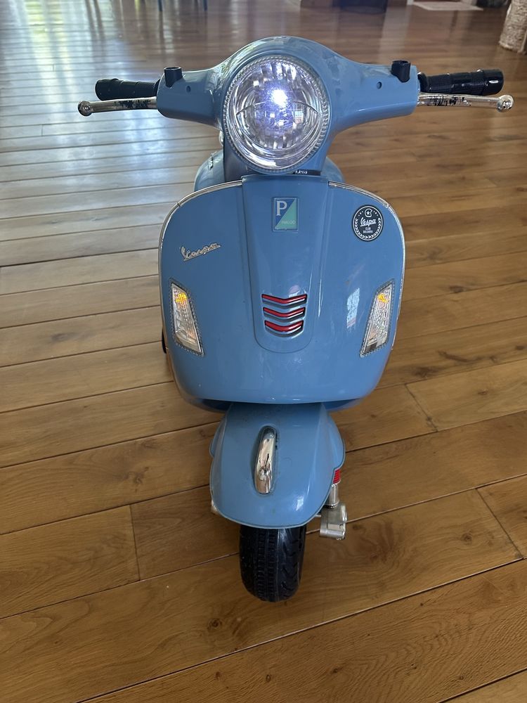 Детско моторче Vespa