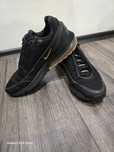 NIKE AIR Max Pulse