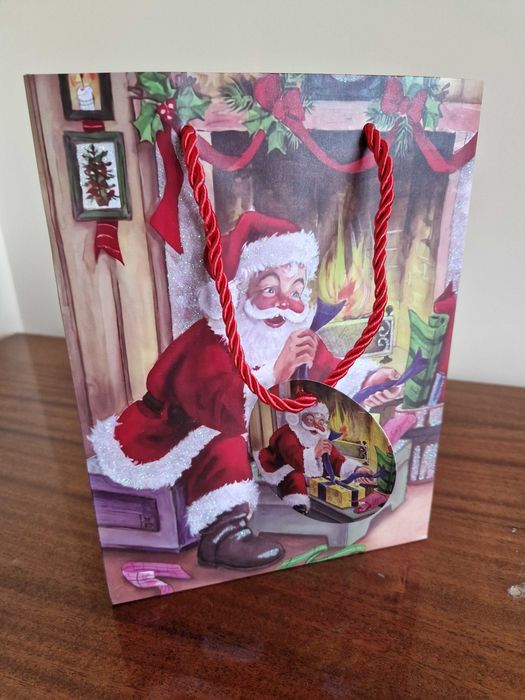 Продавам коледни чорапи и метално канче