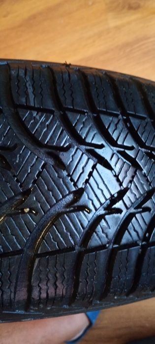 Vând 4 cauciucuri Michelin de iarnă 185.65.15