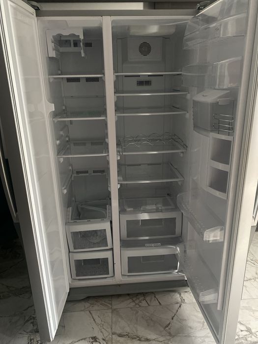 Frigider side-by-side Beko