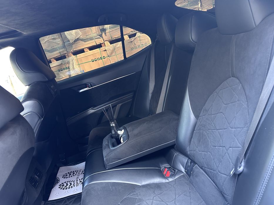 Toyota Camryг Hybrid 2.5, 2022 год, 42500 км пробег, Салон Алькантара