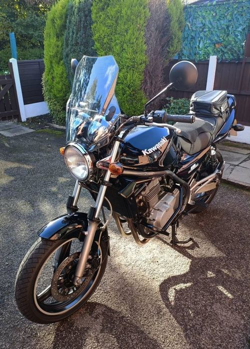 Универсална слюда за мотор мотоциклет