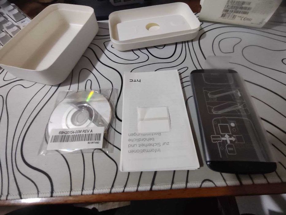 телефон HTC Desire 500