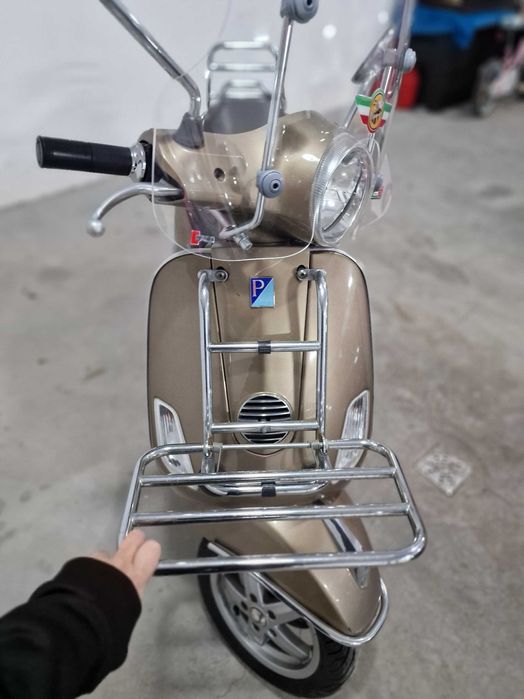 Scuter Piaggio Vespa LX50 Touring