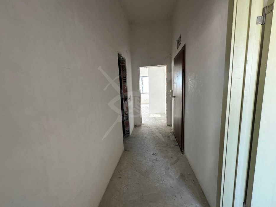 Продава се Тристаен апартамент в Пловдив, Съдийски - 76 кв.м за 1750 €/кв.м - Снимка #2