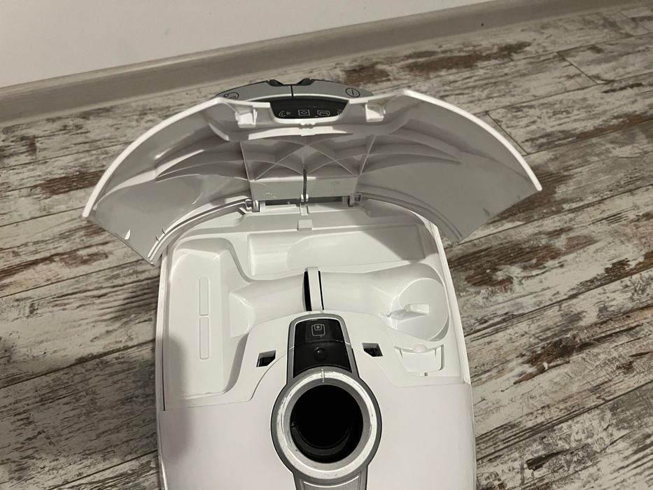 Masina de curat, Aspirator Miele S8340 Power Line