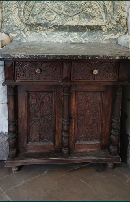 Bufet vintage - sculptat de mana - sfarsit sec XIX