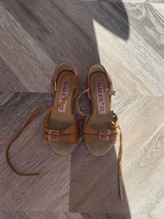 Продам туфли детские