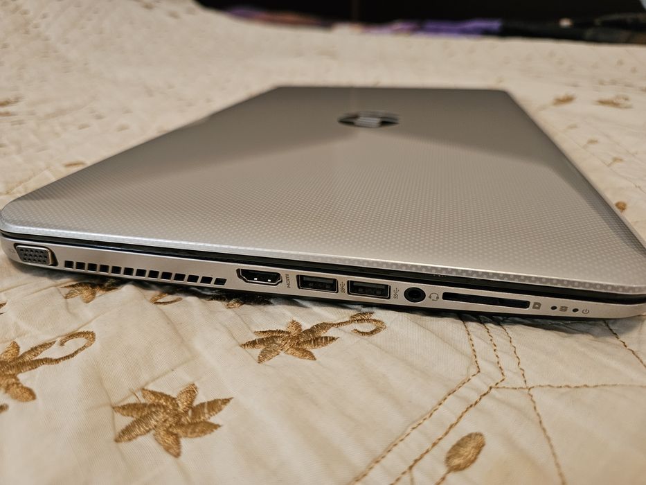 HP Pavilion 15-e010su