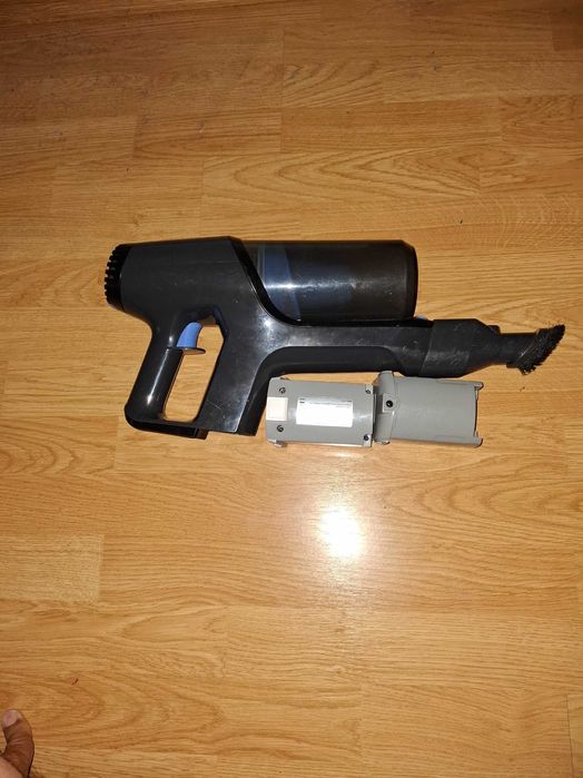 Aspirator vertical  fără fir Rowenta X-Pert 360 rh6971 baterie defecta