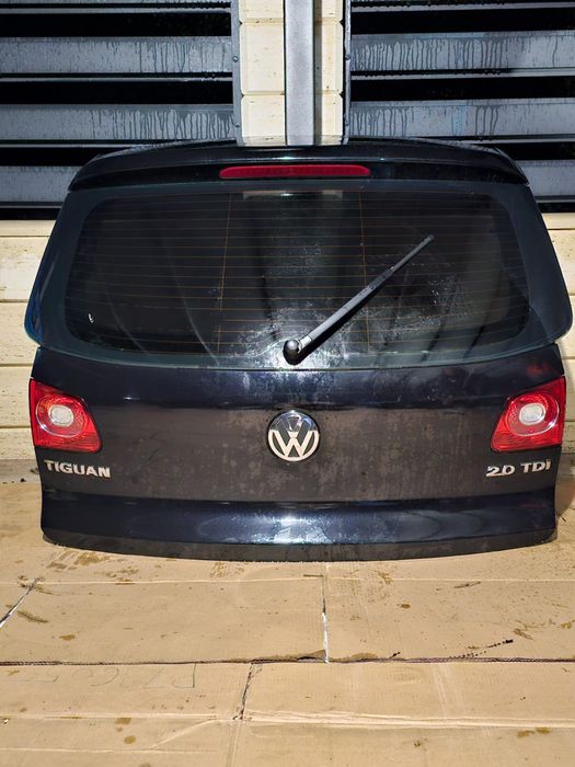 Haion VW Tiguan 2008 negru – original, complet cu lunetă și accesorii