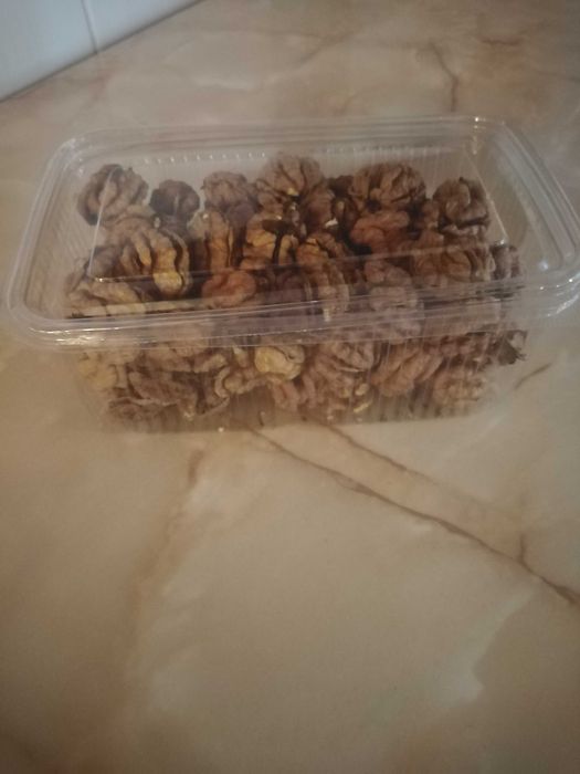 Vand nuca si pentru PRAJITURI