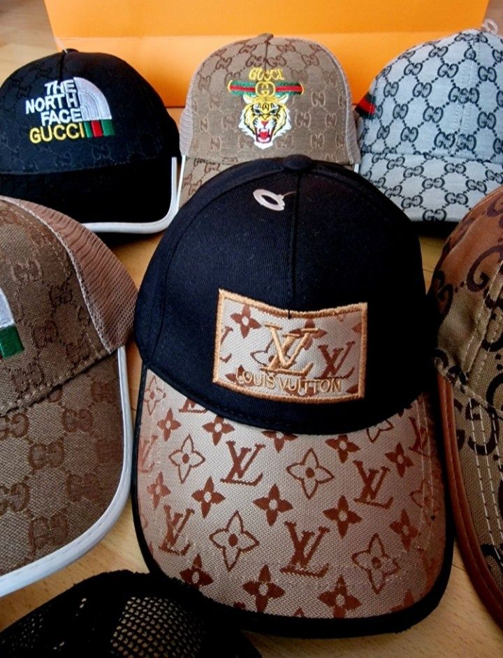 Sepci unisex reglabile, logo brodat, diverse nuanțe
