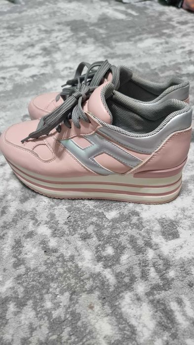 Розови Маратонки