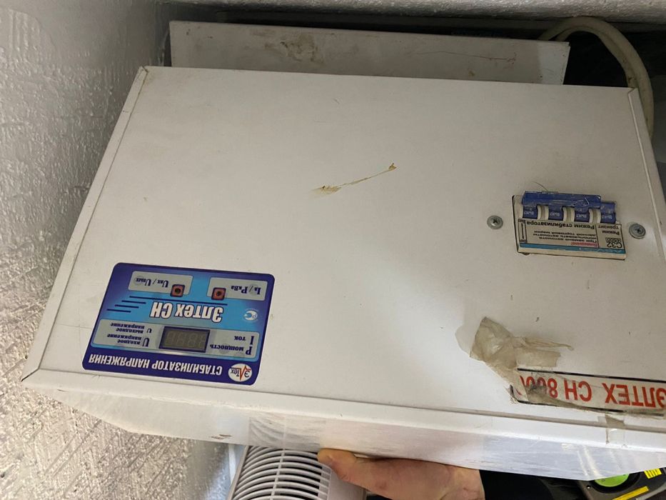 Стабилизаторы напряжения, ЭЛТЕХ8000, рабочие,б/у