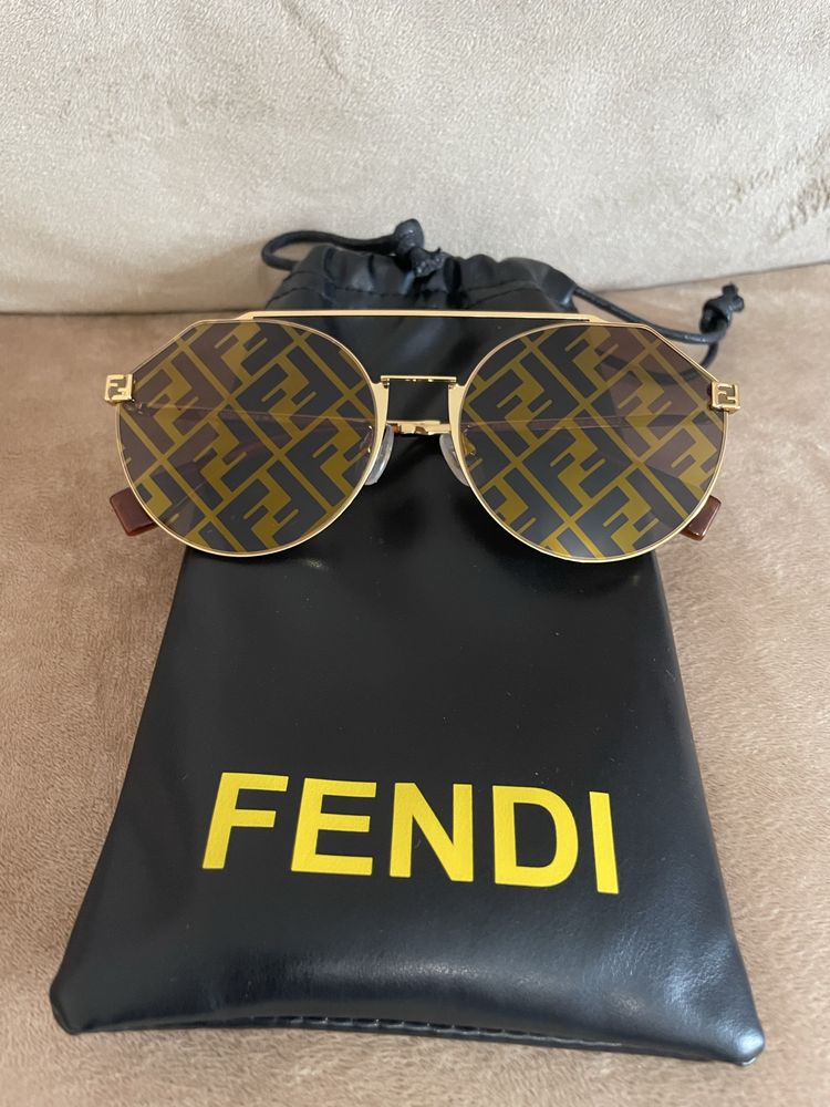 Слънчеви очила FENDI