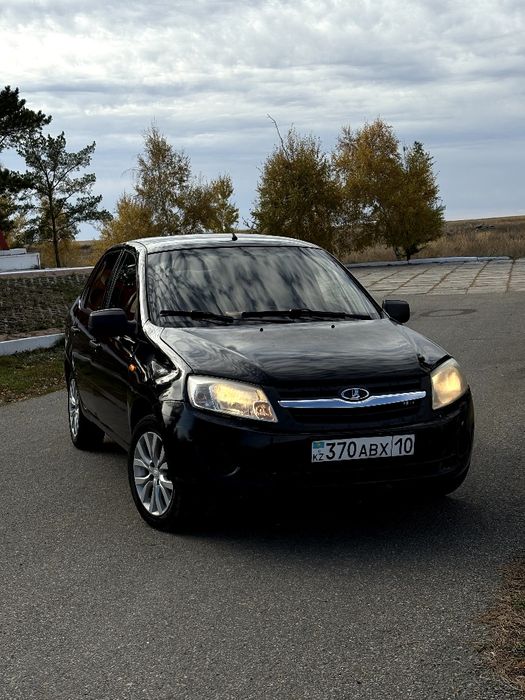Продам Lada Granta 2013 год срочно