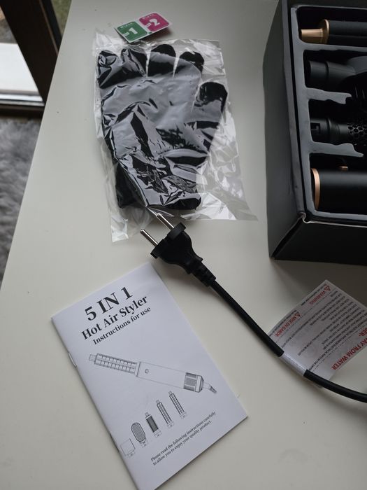 Uscător de păr 5 in 1, nou, ondulare, indreptare