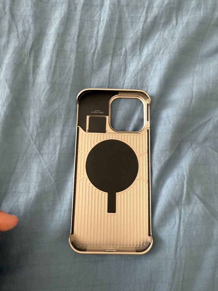 Чехлы на iPhone 15 pro max