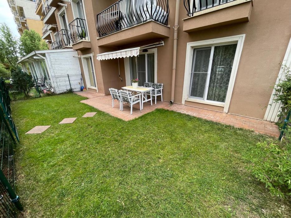 Cosmopolis, închiriez apartament 2 camere, parter cu gradina