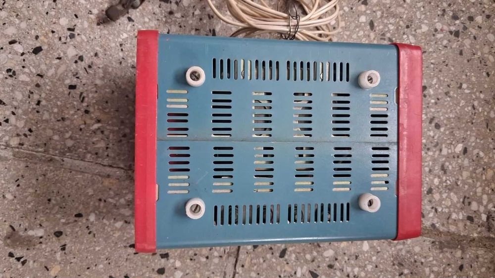 Зарядно акумулатор руско