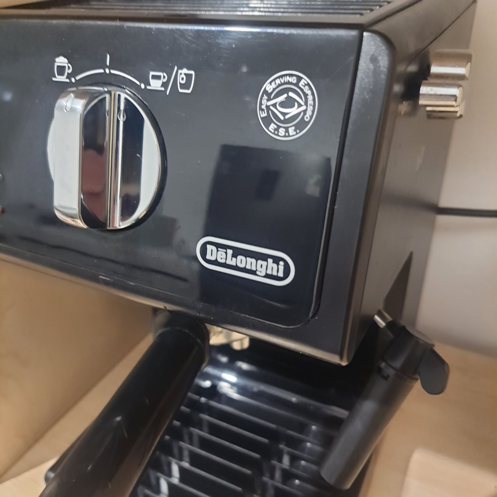 Продам кофемашину Delonghi