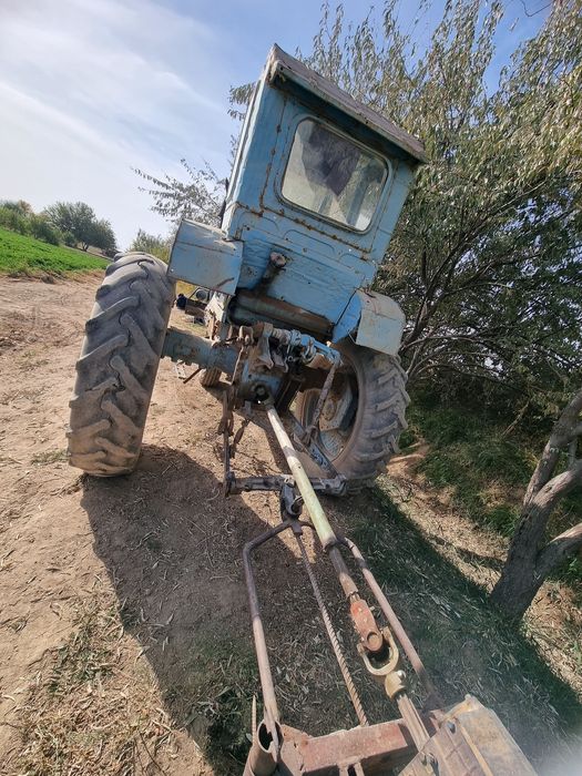 T28 traktor va sak divijok 30kv 380v 220v tok chiqaradi xolati a‘lo