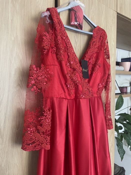 Vand rochie marimea 40, noua nepurtata