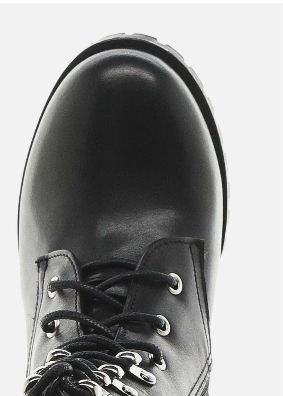 Продам зимние кожаные черные ботинки 41 размера на натуральном меху