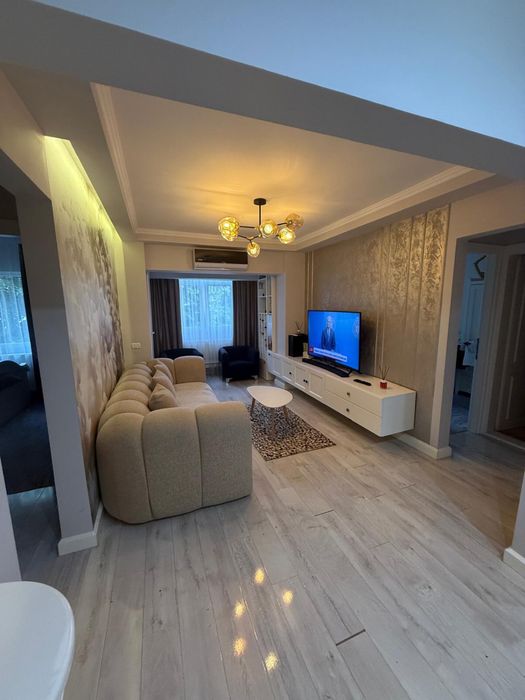 Vand apartament 4 camere