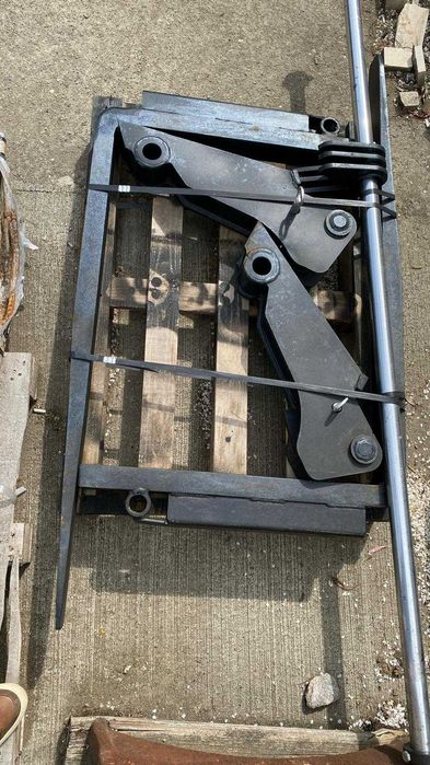 Set de furci pentru buldoexcavatoare